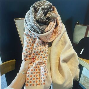 Chic Floral Patterned Scarf